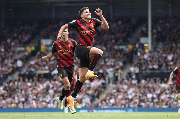 无情曼城轻松收回榜首，50球哈兰德带瓜帅穿越历史