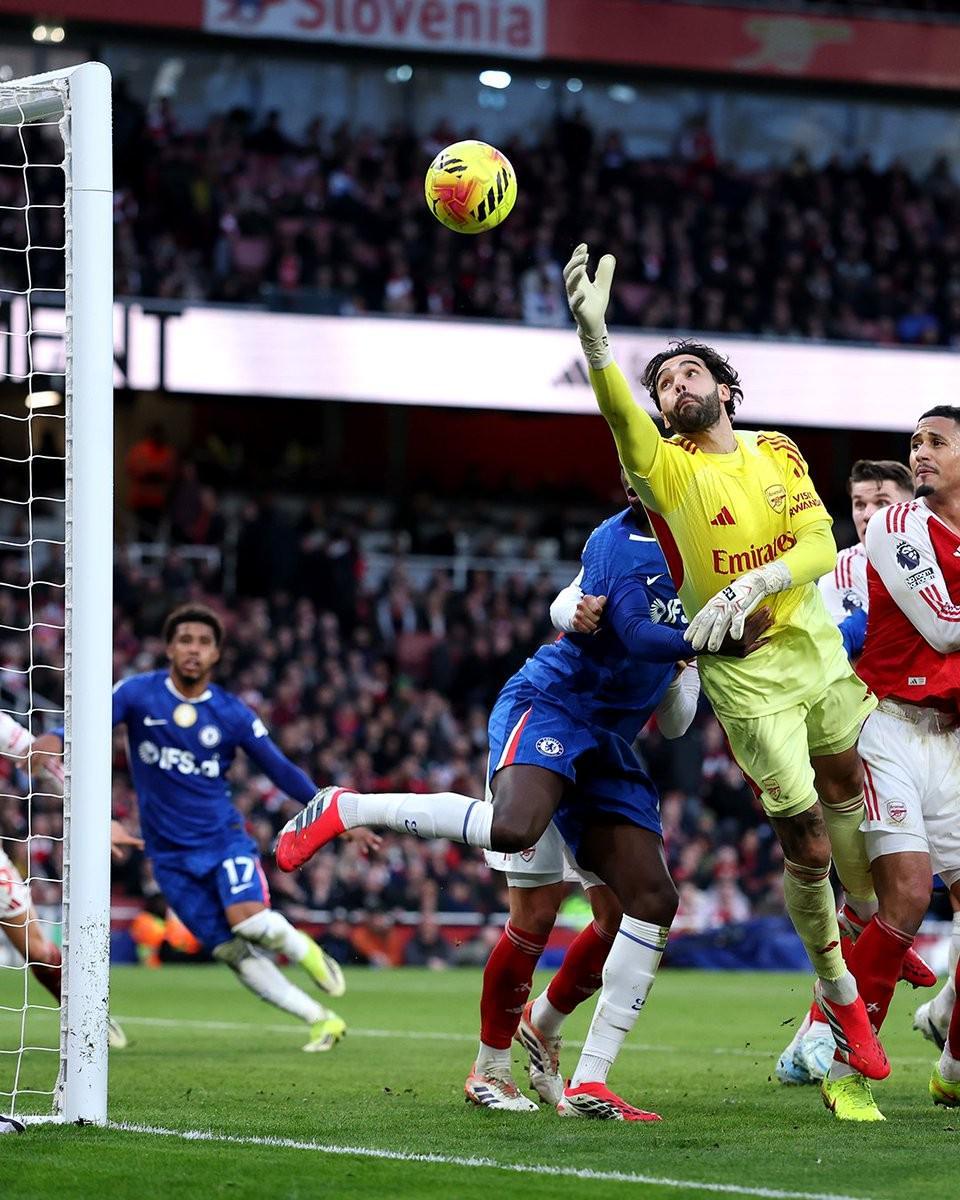 篮球赛事-舒梅切尔当面夸赞拉亚：没有你本赛季阿森纳不会是现在的位置